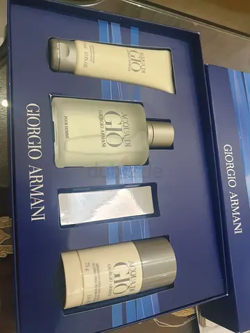 Aqua di gio giorgio armani set minus the small bottle