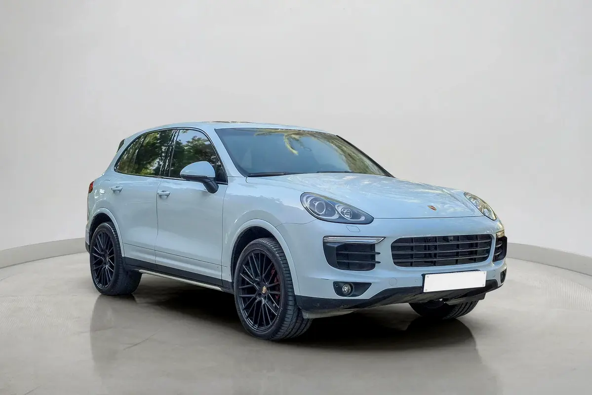 Porsche Cayenne 2018 — photo 1 of 19