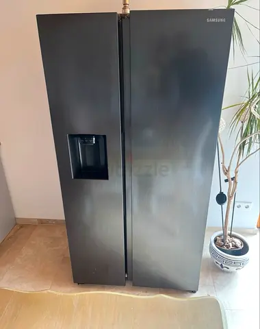 Samsung side by side door fridge freezer with ice maker
