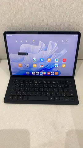 Like New Huawei Tablet with Keyboard
