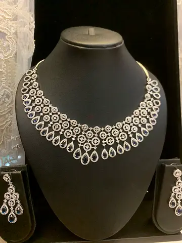 Elegant Blue and White Stone Necklace Set