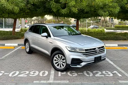Volkswagen Touareg SE 2018 | 3.0L - 6 Cylinder | 2 Keys | Full Agency Service History | GCC Spec