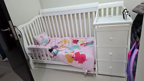 Baby crib