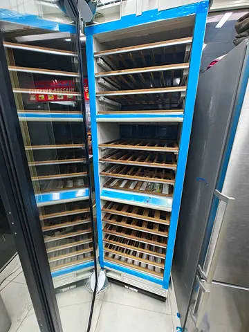 Miele built in wine fridge dual temperature in excellent condition