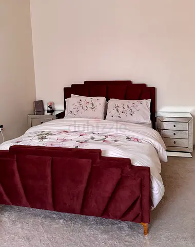Stylish and Comfortable Bed with Elegant Design along with mirror nightstand