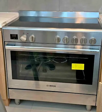 Bosch Series 8 Electric Range Cooker with oven 90x60Cm Glass Ceramic Hob HCB738357M