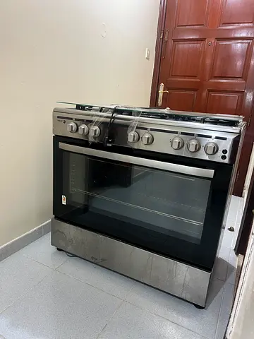 Spacious and Efficient Cooking Range for Sale