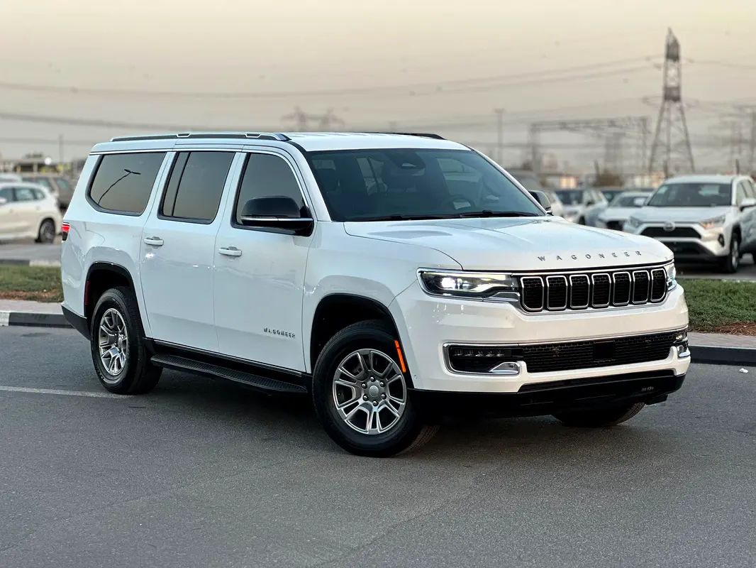 Jeep Grand Wagoneer 2023 — photo 1 of 15