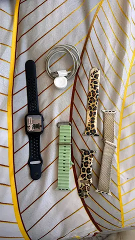 Apple watch series 6 Nike Edition with charger + 4 Straps Extra