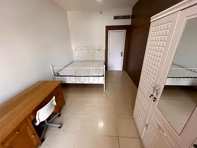 Modern Large Standard Room Ensuite bathroom with Marina Views in JBR