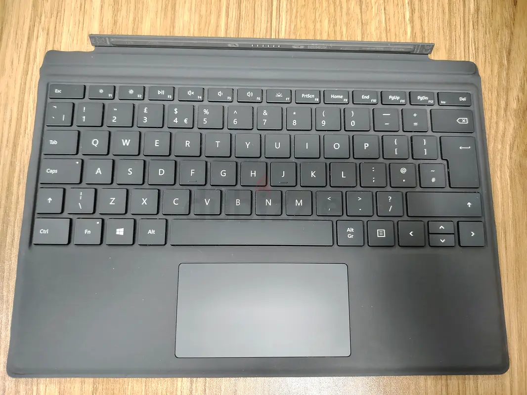 Surface Pro Keyboard65073404324610110