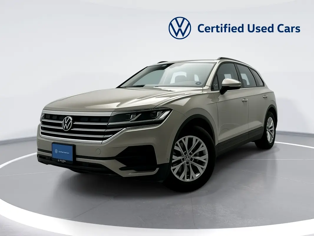 Volkswagen Touareg 2024 — photo 1 of 9