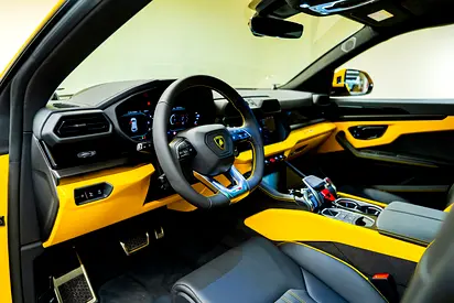 2025 Lamborghini URUS — миниатюра 15