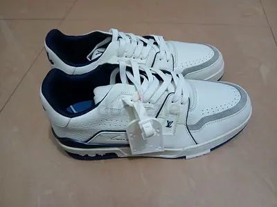 Mens Louis Vuitton Sneakers - Stylish and Comfortable