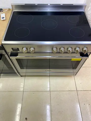 Bosch Series 8 90x60cm 5zone electric cooker neat and clean
