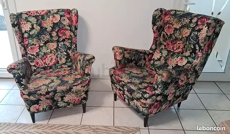 Vintage Floral Armchairs - Perfect for Your Living Room
