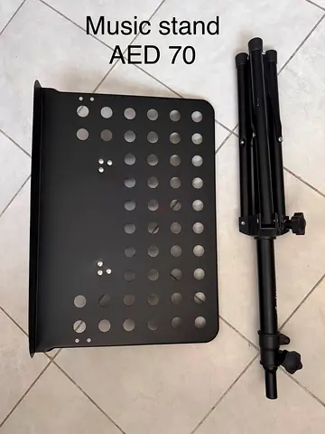 Music stand