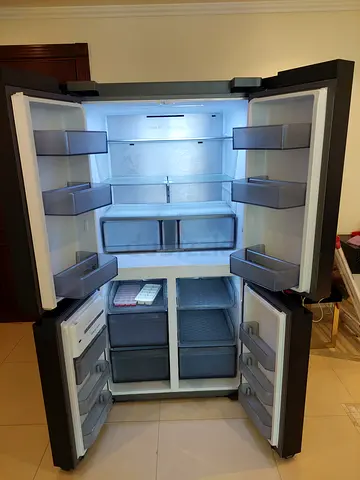 .Model Samsung Bespoke 4 Door Side By Side Fridge Freezer with Customizable Design Color Panels