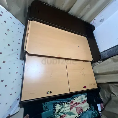 سرير مزدوج قابل للطي وقابل يكون أريكه