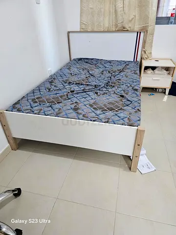 Single bed for sale 200*120CM in excellent Condition