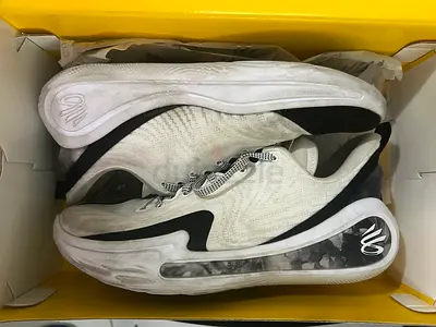 Under Armour Curry 12s