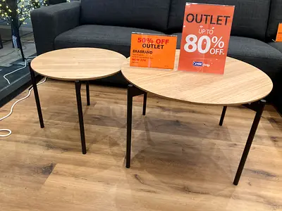 Stylish Pair of Nesting Tables - Perfect for Any Living Room