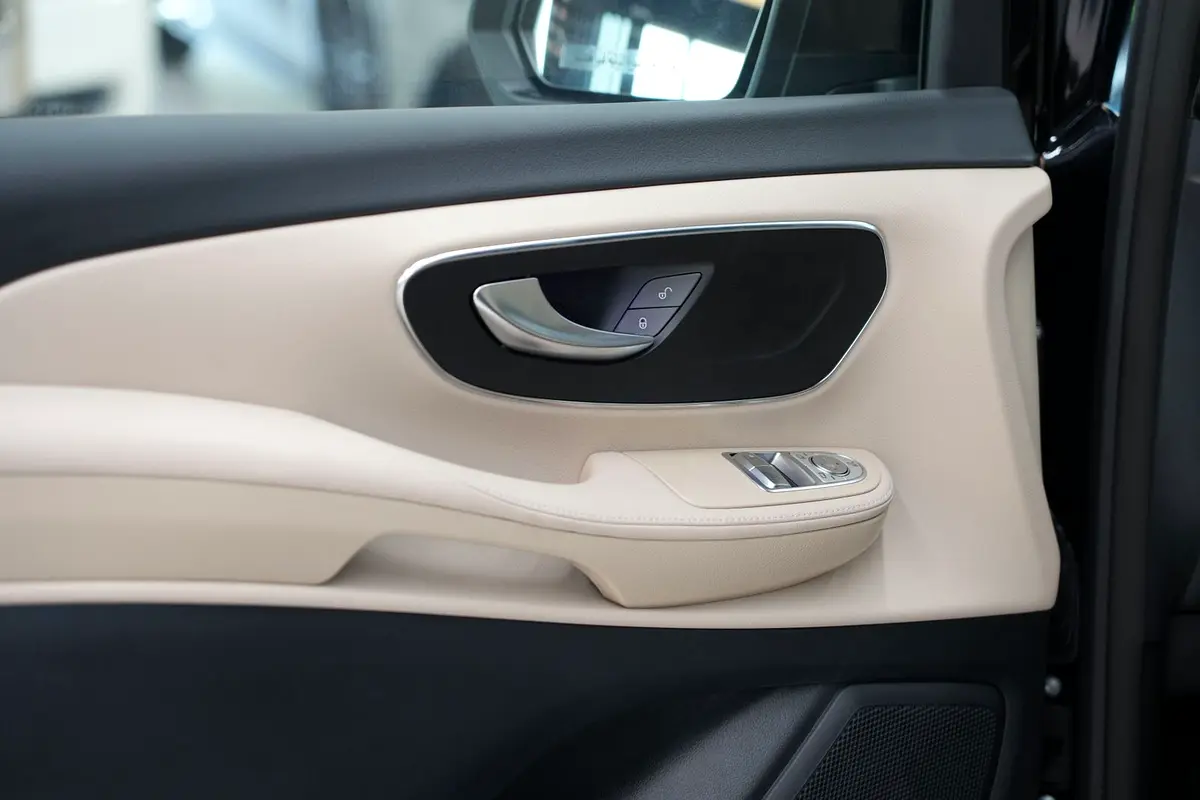 Mercedes-Benz V-Class 2026