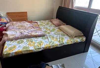 Comfortable King size Bed with Mattress for Sale