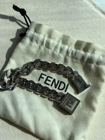 Original Fendi Men’s Bracelet – Size L – Silver Chain – Excellent Condition – With Box