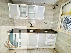LAWISH OFFER//NICE FAMILY BUILDING//SPAISIUS CENTRAL AC 2BHK BALCONY IN ONLY 36,000 CLOSE TO BUS STO