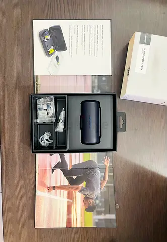 Bose soundsport free Wireless Headphones with Charging Case in excellent condition.
