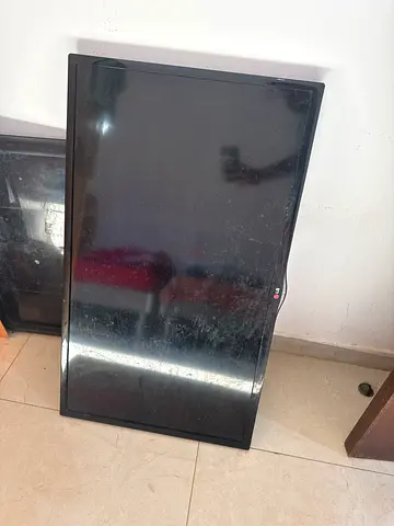 LG 32-Inch Flat Panel TV for Sale