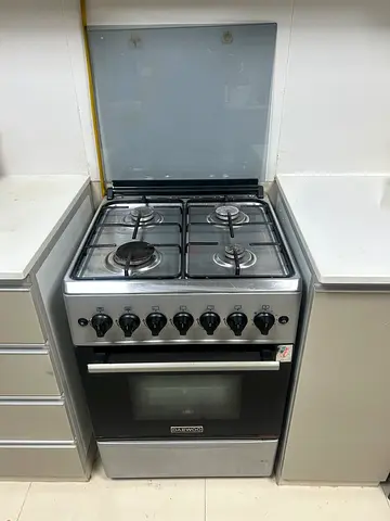 Reliable Gas Range with Oven - Perfect for Your Kitchen!