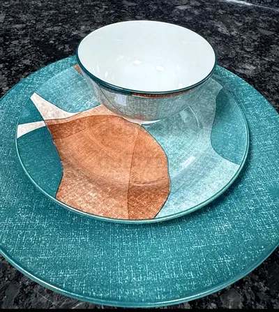 Beautiful Modern Dinnerware Set of 5  - Perfect for Your Dining Table!