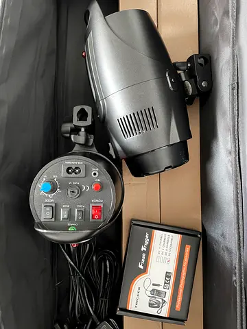 300 Watts SET: Professional Flash Unit with Trigger and Accessories (full set) for eCommerce