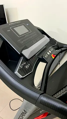 ProForm Carbon T7 with IFIT media screen Treadmill - Excellent Condition for Your Home Workouts