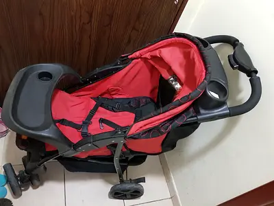 JUNIORS Red and Black Lightweight Stroller in Great Condition