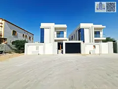 Deluxe villa on a corner lot, freehold, open to all nationalities. Bank financing available with eas