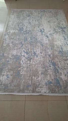 Elegant Abstract Area Rug in Soft Blue and Gray