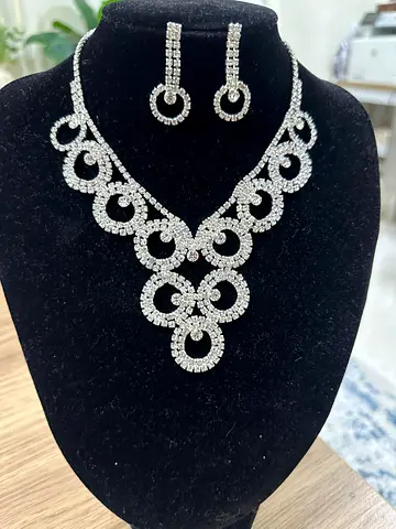 Elegant Silver Necklace and Earring Set