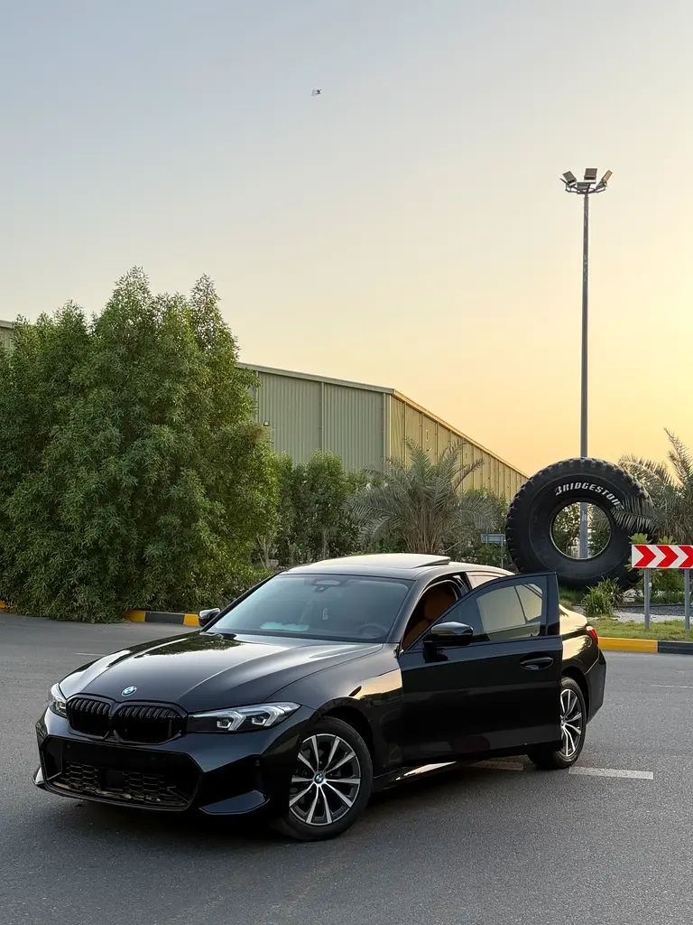 320i