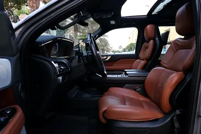 صورة 9 لـ 2021 Lincoln NAVIGATOR