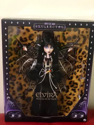 Elvira monster high skullector doll