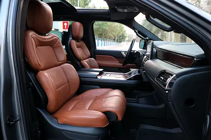 صورة 15 لـ 2021 Lincoln NAVIGATOR
