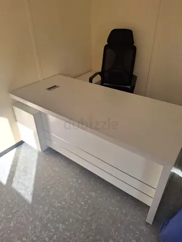 white manger/ceo desk L shape