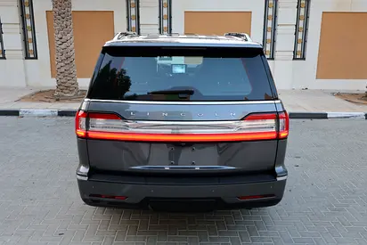 صورة 5 لـ 2021 Lincoln NAVIGATOR