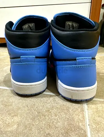 Nike Air unisex shoes uk size 9.5 Stylish Blue High-Top Sneakers in Great Condition