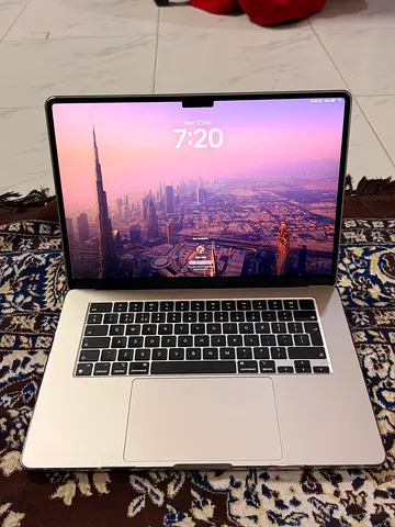 Apple MacBook Air M3 - 15 inch (2024) , excellent battery life and great performance