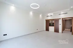 Chiller free | Vacant | Next to Metro Station