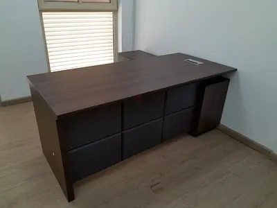 Executive L shape table